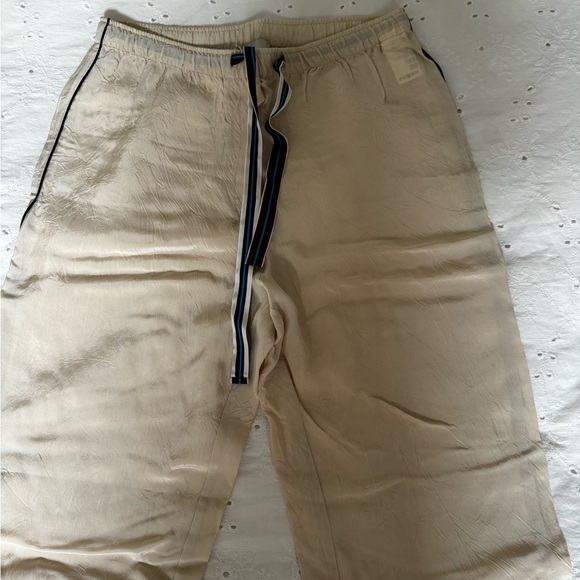 On the island pants - Picture 2 of 3
